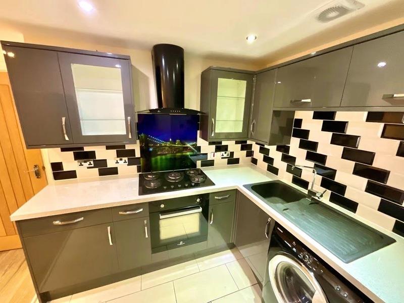 1 bed property in Tudor Street, Cardiff